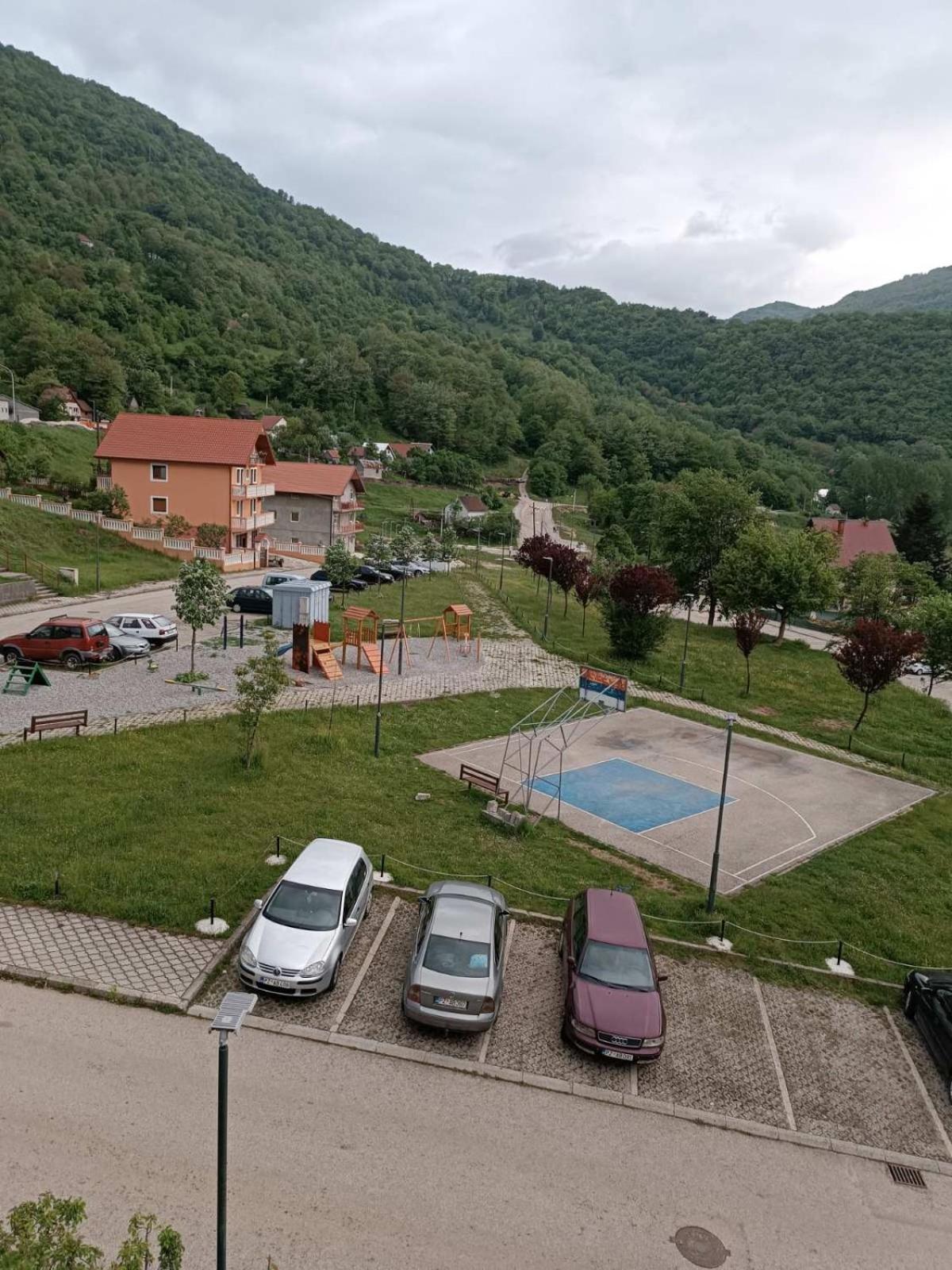 Apartmani Lena Pluzine Exterior photo